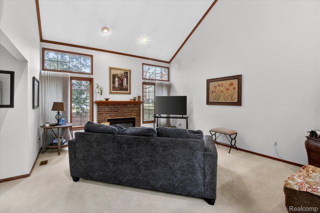 37936 N Laurel Park Drive, Livonia, MI 48152