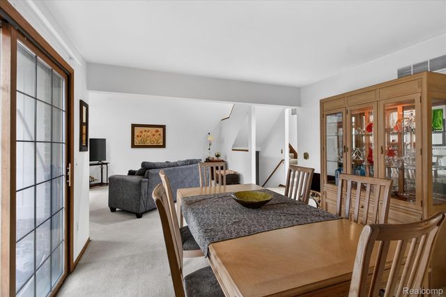 37936 N Laurel Park Drive, Livonia, MI 48152