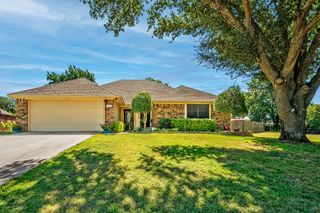 2810 Caprice Avenue, Denison, TX 75020