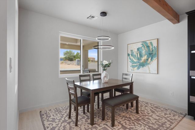 721 10th Avenue NE, Rio Rancho, NM 87124