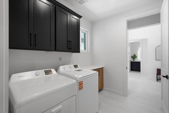 721 10th Avenue NE, Rio Rancho, NM 87124