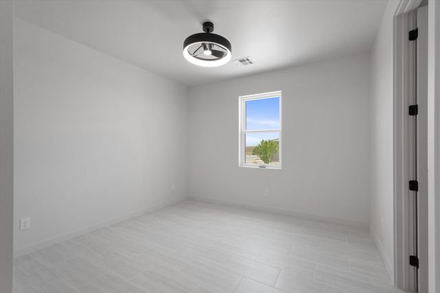721 10th Avenue NE, Rio Rancho, NM 87124