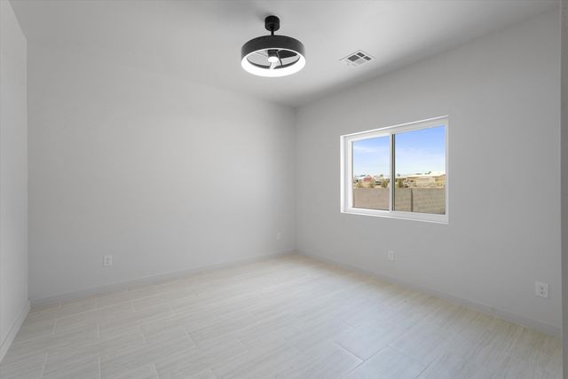721 10th Avenue NE, Rio Rancho, NM 87124