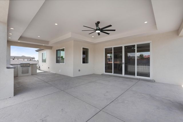 721 10th Avenue NE, Rio Rancho, NM 87124
