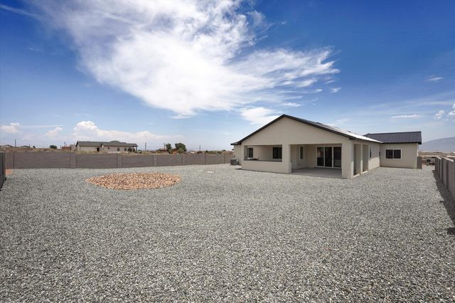 721 10th Avenue NE, Rio Rancho, NM 87124