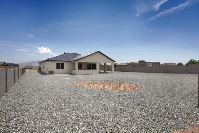 721 10th Avenue NE, Rio Rancho, NM 87124