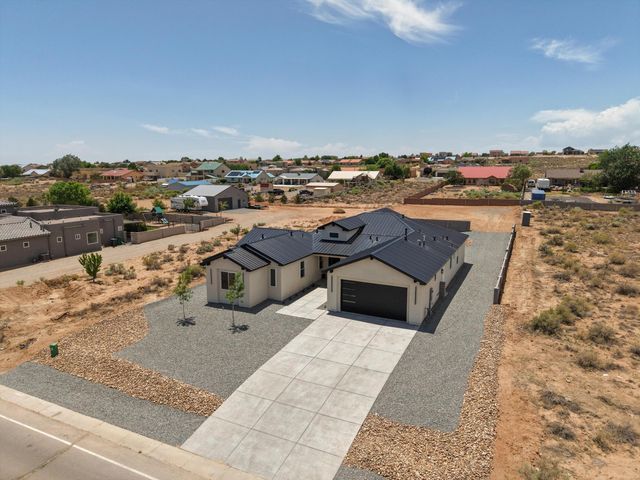 721 10th Avenue NE, Rio Rancho, NM 87124
