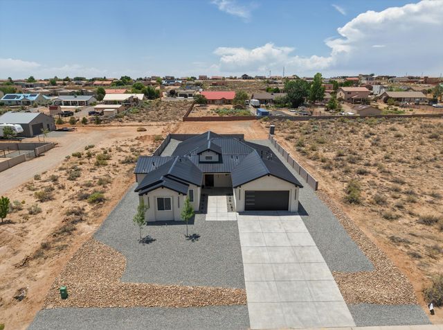 721 10th Avenue NE, Rio Rancho, NM 87124