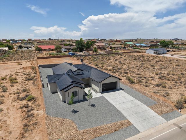 721 10th Avenue NE, Rio Rancho, NM 87124