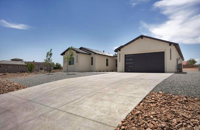 721 10th Avenue NE, Rio Rancho, NM 87124