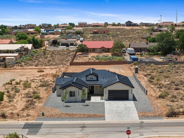 721 10th Avenue NE, Rio Rancho, NM 87124