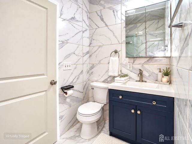 9017 Riverside Place, North Bergen, NJ 07047