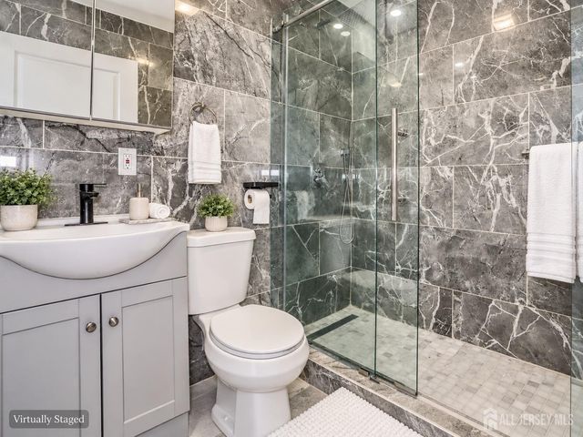 9017 Riverside Place, North Bergen, NJ 07047