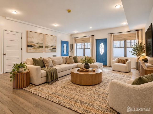 9017 Riverside Place, North Bergen, NJ 07047