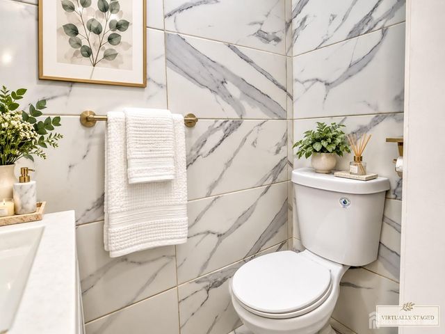 9017 Riverside Place, North Bergen, NJ 07047