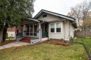 723 E College AVENUE, Waukesha, WI 53186