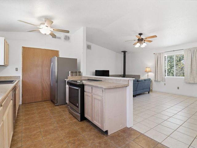 655 Frost Road, Edgewood, NM 87015