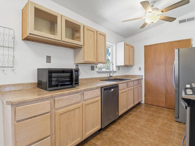 655 Frost Road, Edgewood, NM 87015