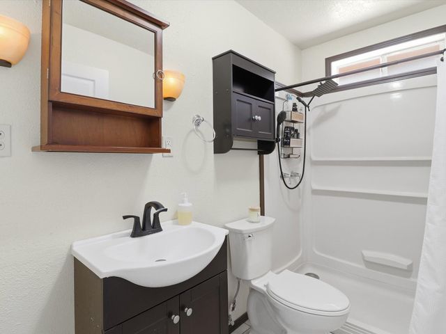 655 Frost Road, Edgewood, NM 87015