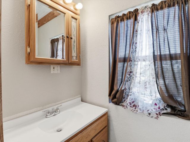 655 Frost Road, Edgewood, NM 87015