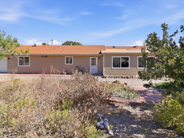 655 Frost Road, Edgewood, NM 87015