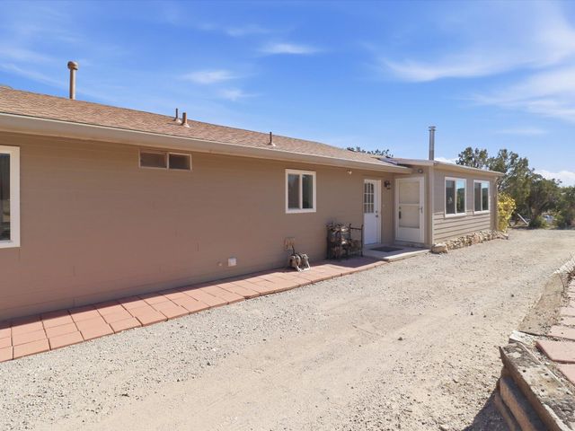 655 Frost Road, Edgewood, NM 87015