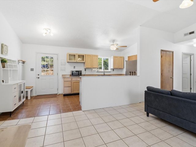 655 Frost Road, Edgewood, NM 87015