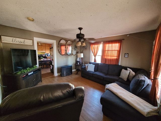 1403 N Broadway Street, Ballinger, TX 76821