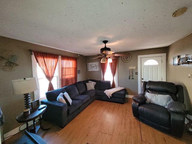 1403 N Broadway Street, Ballinger, TX 76821