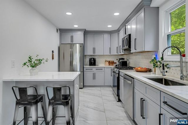 34 Cloverhill Place, Montclair, NJ 07042