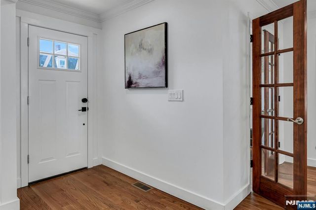 34 Cloverhill Place, Montclair, NJ 07042