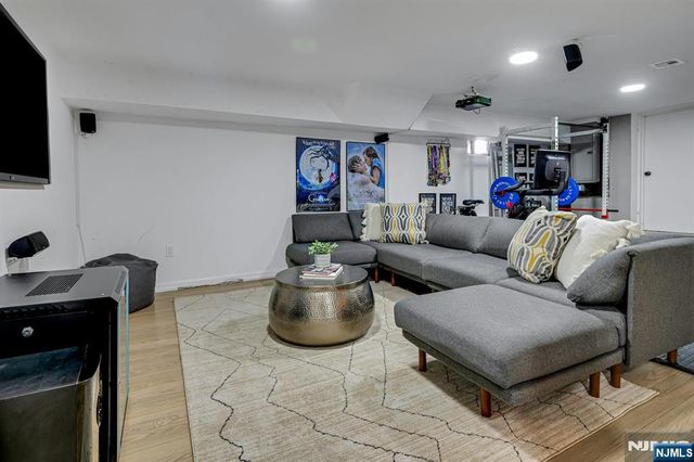 34 Cloverhill Place, Montclair, NJ 07042