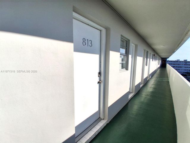 1770 NE 191st St 813-1, Miami, FL 33179