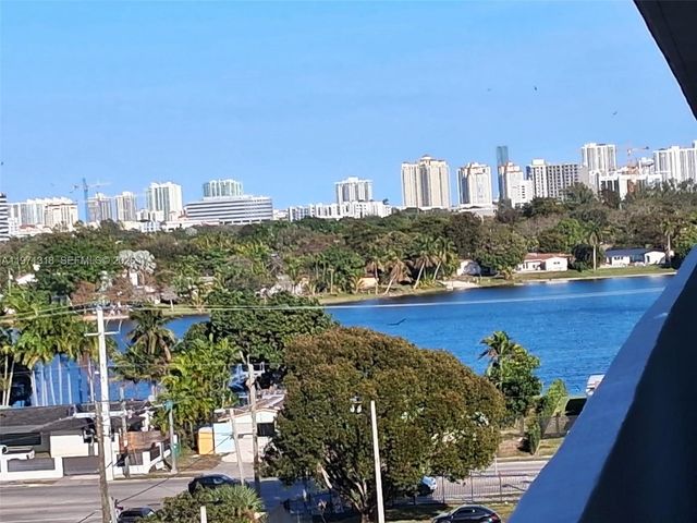 1770 NE 191st St 813-1, Miami, FL 33179