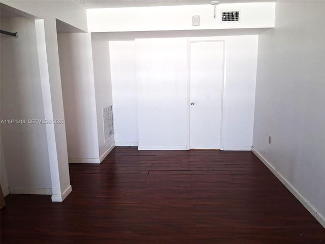 1770 NE 191st St 813-1, Miami, FL 33179