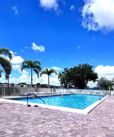 1770 NE 191st St 813-1, Miami, FL 33179