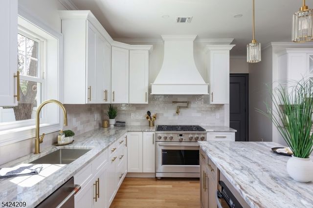 2274 Lyde Pl, Scotch Plains Twp., NJ 07076