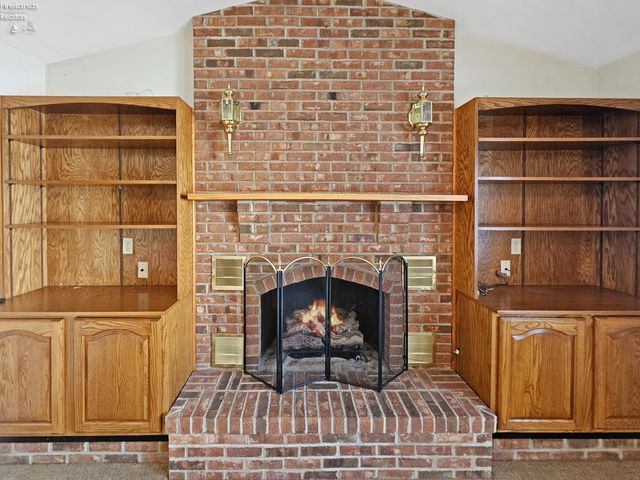 W 827 Maple Street, Clyde, OH 43410