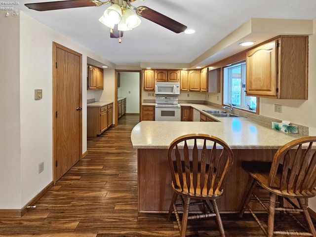 W 827 Maple Street, Clyde, OH 43410