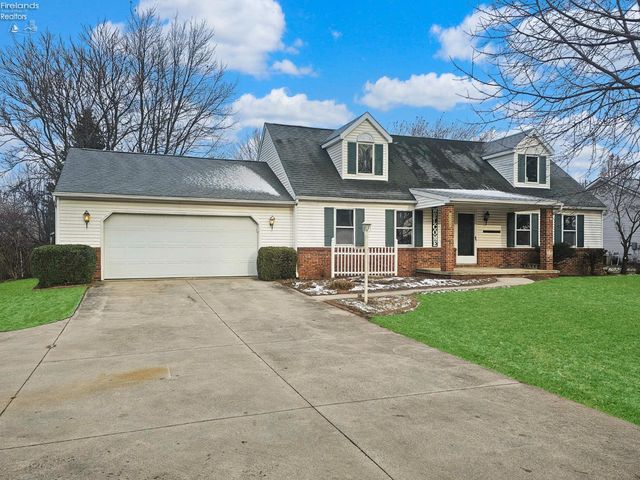W 827 Maple Street, Clyde, OH 43410