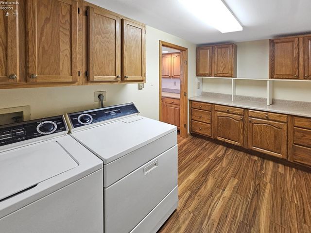 W 827 Maple Street, Clyde, OH 43410