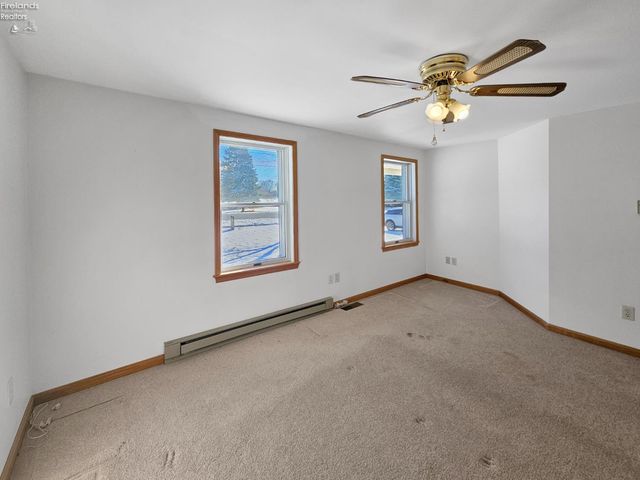 W 827 Maple Street, Clyde, OH 43410