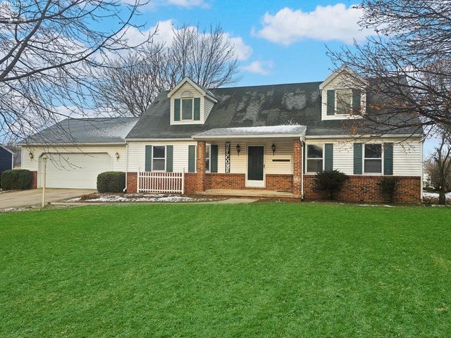 W 827 Maple Street, Clyde, OH 43410
