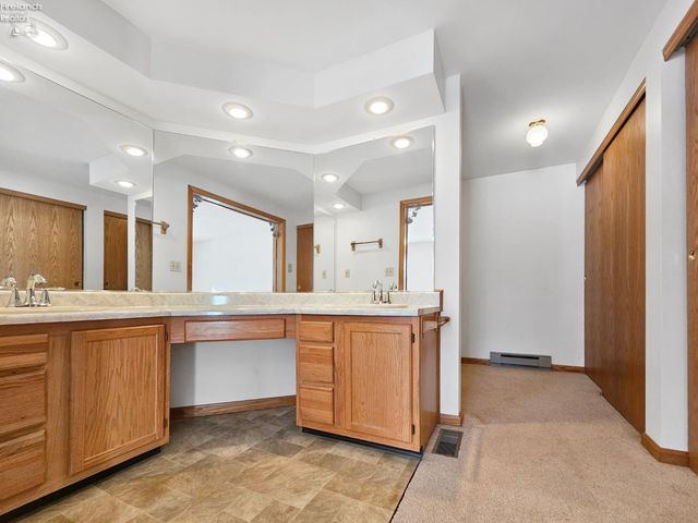 W 827 Maple Street, Clyde, OH 43410