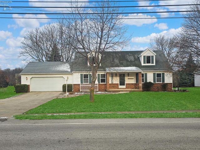 W 827 Maple Street, Clyde, OH 43410