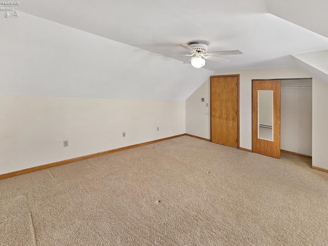 W 827 Maple Street, Clyde, OH 43410