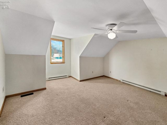 W 827 Maple Street, Clyde, OH 43410