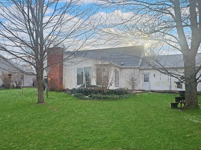 W 827 Maple Street, Clyde, OH 43410