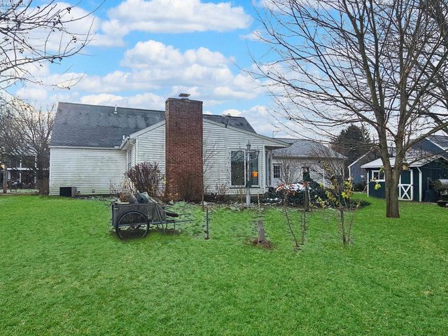 W 827 Maple Street, Clyde, OH 43410