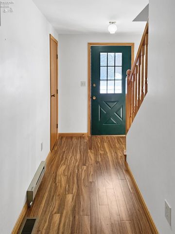 W 827 Maple Street, Clyde, OH 43410